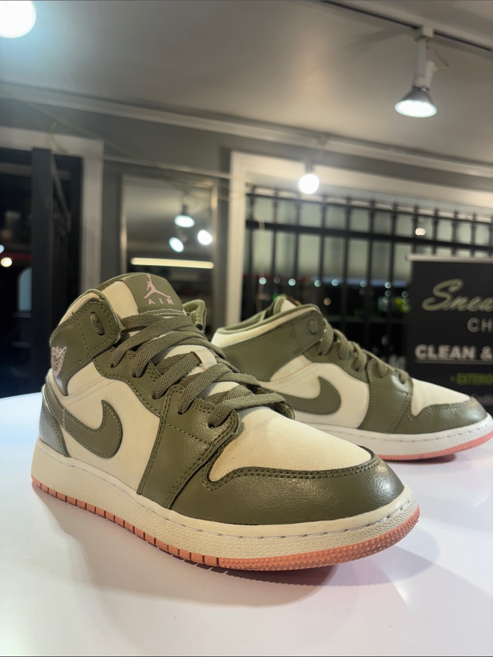 2018 Air Jordan 1 Mid GG Bleached Coral Size 5.5Y